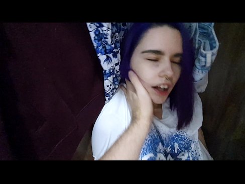 ❤️ Našel sem svojo sestro v omari in ji pomagal narediti ️ Šukanje pri nas ❌❤
